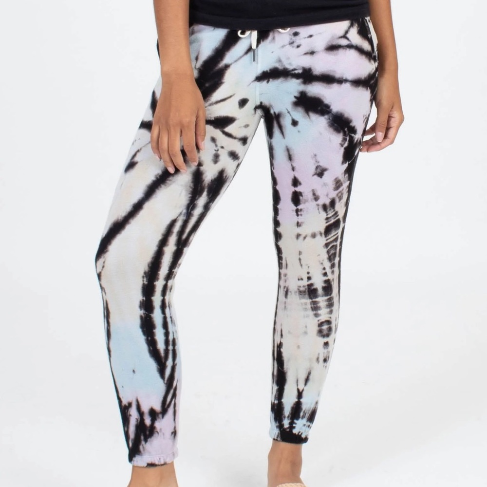 n Philanthropy Tie Dye Sweatpants